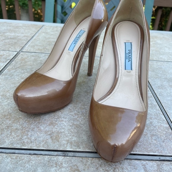 Prada
Camel Gold Patent Leather Pumps - Picture 14 of 16